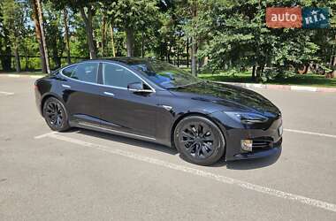 Лифтбек Tesla Model S 2015 в 
