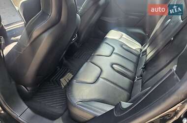 Лифтбек Tesla Model S 2015 в 