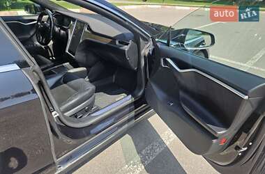 Лифтбек Tesla Model S 2015 в 