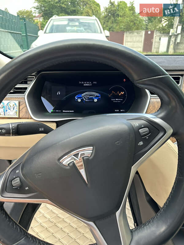 Ліфтбек Tesla Model S 2017 в Бучі