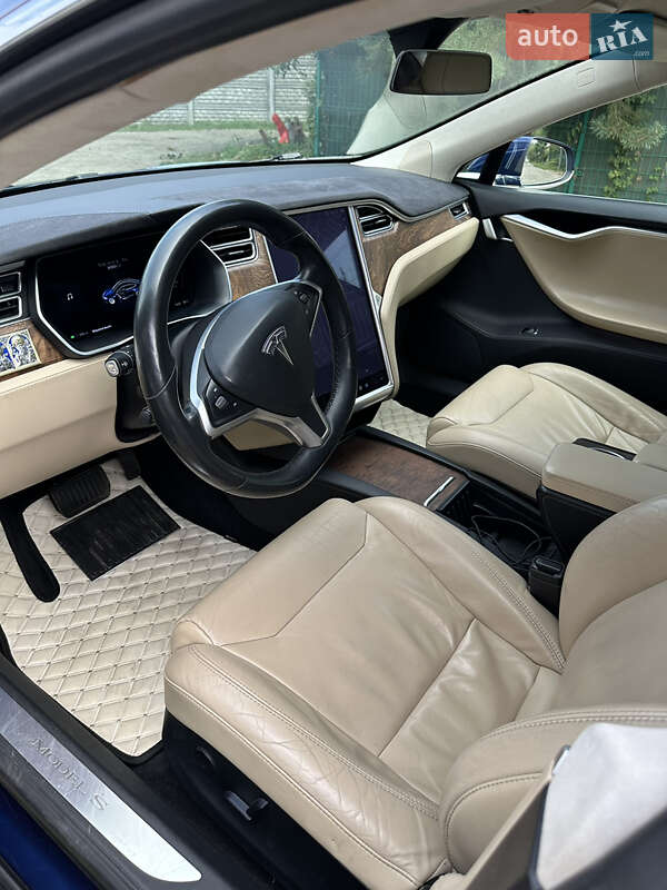 Ліфтбек Tesla Model S 2017 в Бучі