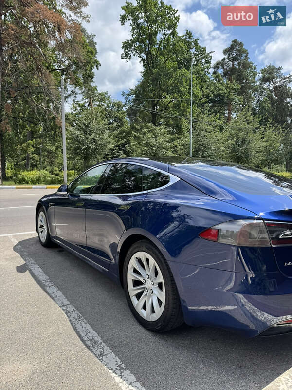 Ліфтбек Tesla Model S 2017 в Бучі