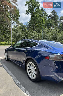 Лифтбек Tesla Model S 2017 в 