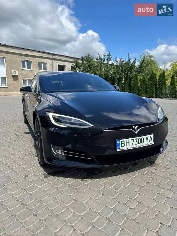 Tesla Model S 2018