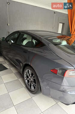 Лифтбек Tesla Model S 2022 в 