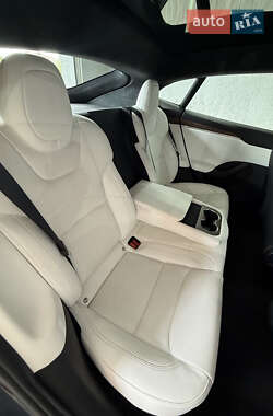 Лифтбек Tesla Model S 2022 в 