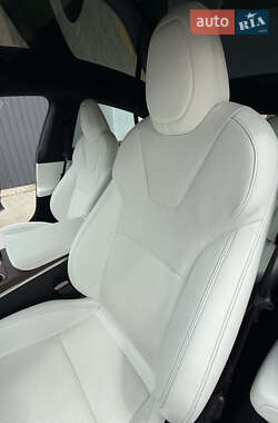 Лифтбек Tesla Model S 2022 в 