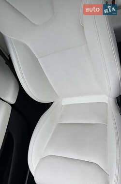 Лифтбек Tesla Model S 2022 в 
