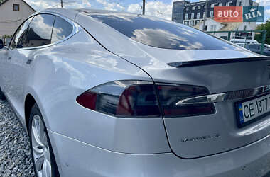 Лифтбек Tesla Model S 2015 в 