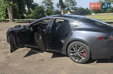 Лифтбек Tesla Model S 2017 в 