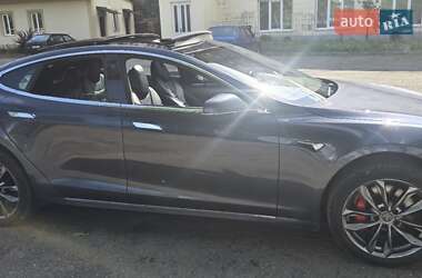 Лифтбек Tesla Model S 2017 в Ивано-Франковске