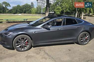 Лифтбек Tesla Model S 2017 в Ивано-Франковске