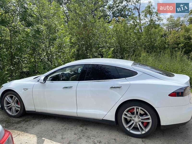 Лифтбек Tesla Model S 2014 в Харькове