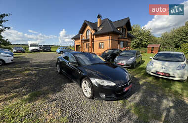 Лифтбек Tesla Model S 2015 в 