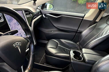 Лифтбек Tesla Model S 2015 в 