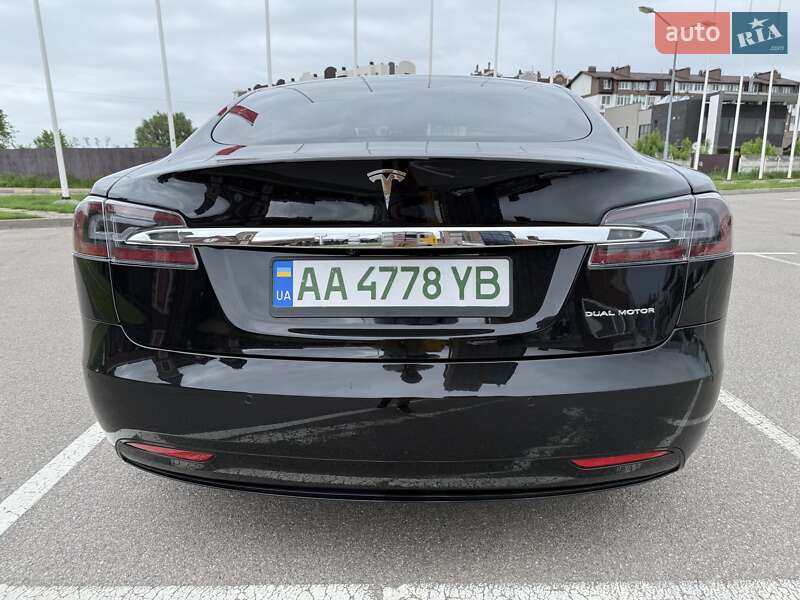 Лифтбек Tesla Model S 2019 в Киеве