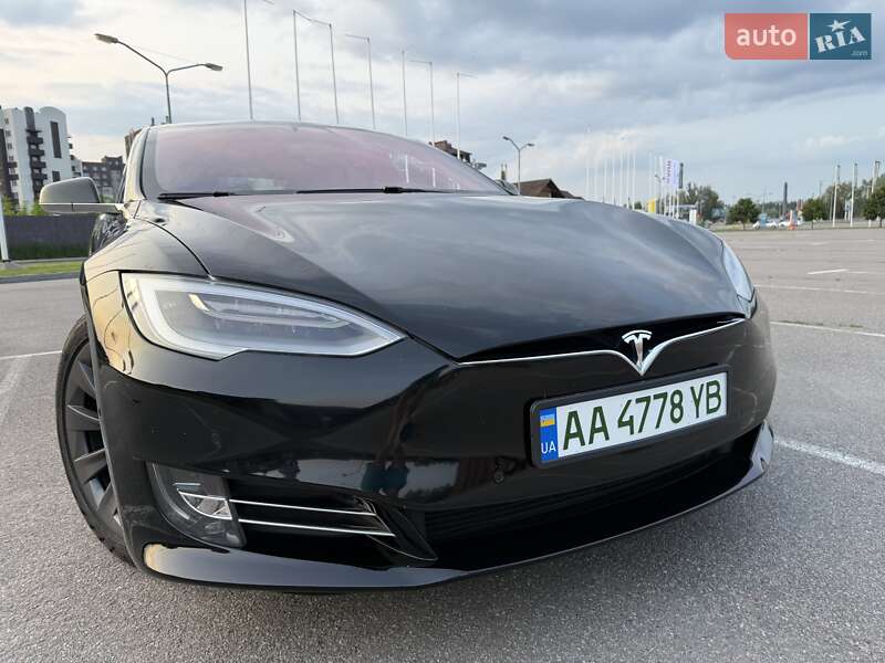 Лифтбек Tesla Model S 2019 в Киеве
