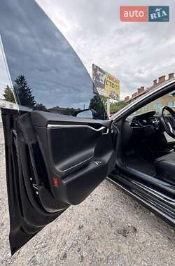Лифтбек Tesla Model S 2018 в 