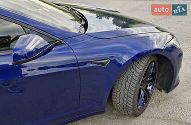 Лифтбек Tesla Model S 2016 в 