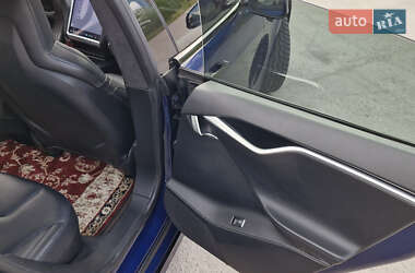 Лифтбек Tesla Model S 2016 в 