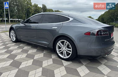 Лифтбек Tesla Model S 2014 в 