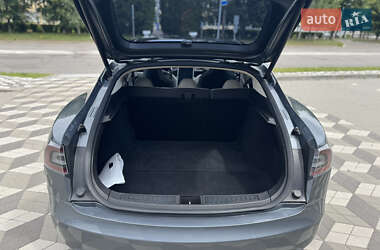 Лифтбек Tesla Model S 2014 в 
