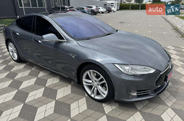 Лифтбек Tesla Model S 2014 в 