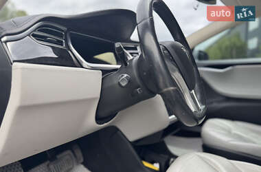 Лифтбек Tesla Model S 2014 в 