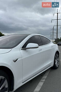 Лифтбек Tesla Model S 2020 в 