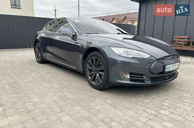 Лифтбек Tesla Model S 2015 в Софиевской Борщаговке