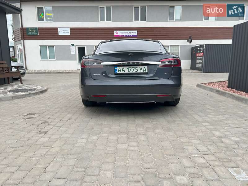 Ліфтбек Tesla Model S 2015 в Софіївській Борщагівці