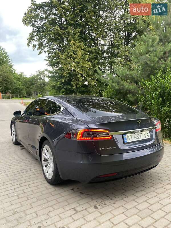 Ліфтбек Tesla Model S 2016 в Івано-Франківську