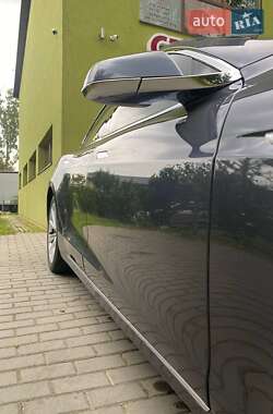 Ліфтбек Tesla Model S 2016 в 