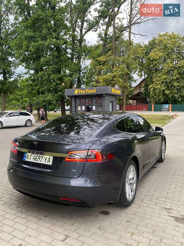 Ліфтбек Tesla Model S 2016 в Івано-Франківську