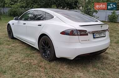 Лифтбек Tesla Model S 2017 в Ивано-Франковске