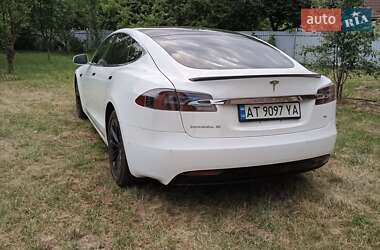 Лифтбек Tesla Model S 2017 в 