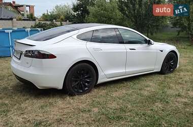 Лифтбек Tesla Model S 2017 в 