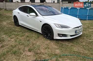 Лифтбек Tesla Model S 2017 в 