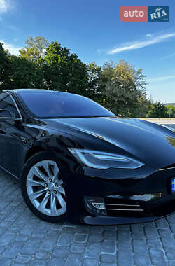 Лифтбек Tesla Model S 2016 в 