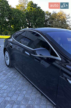 Лифтбек Tesla Model S 2016 в 
