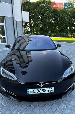 Лифтбек Tesla Model S 2016 в 