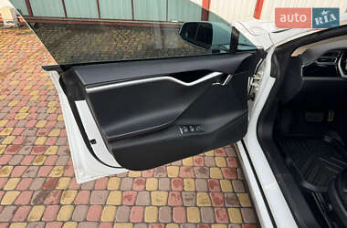 Лифтбек Tesla Model S 2014 в 