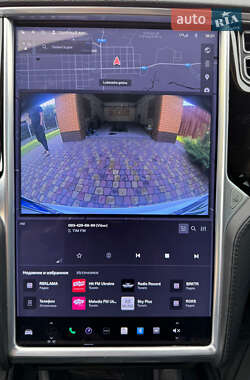 Лифтбек Tesla Model S 2014 в 
