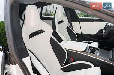 Лифтбек Tesla Model S 2024 в 
