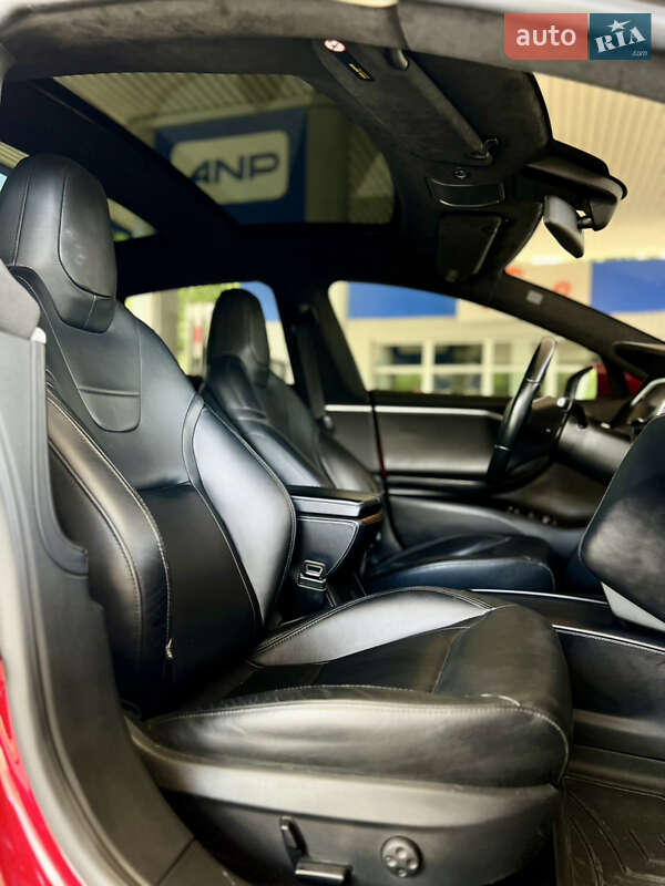 Лифтбек Tesla Model S 2016 в Николаеве