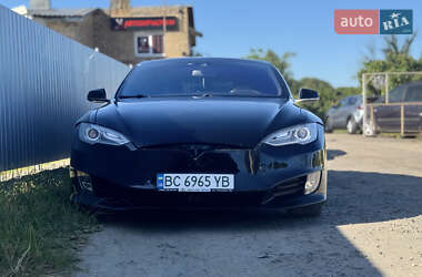 Ліфтбек Tesla Model S 2015 в Львові