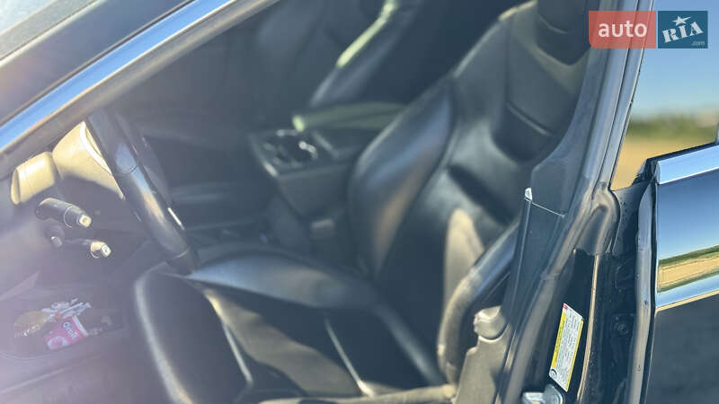 Лифтбек Tesla Model S 2015 в Львове