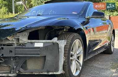 Лифтбек Tesla Model S 2013 в 