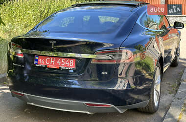 Лифтбек Tesla Model S 2013 в 