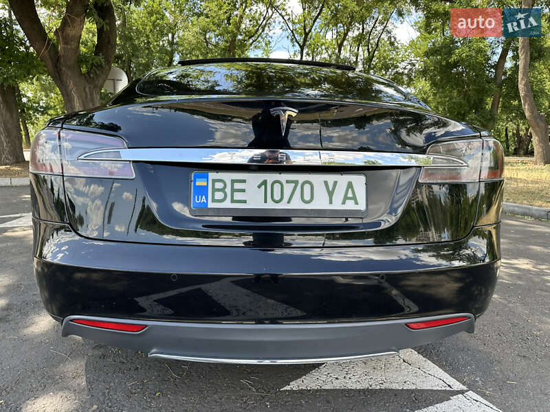 Лифтбек Tesla Model S 2014 в Николаеве